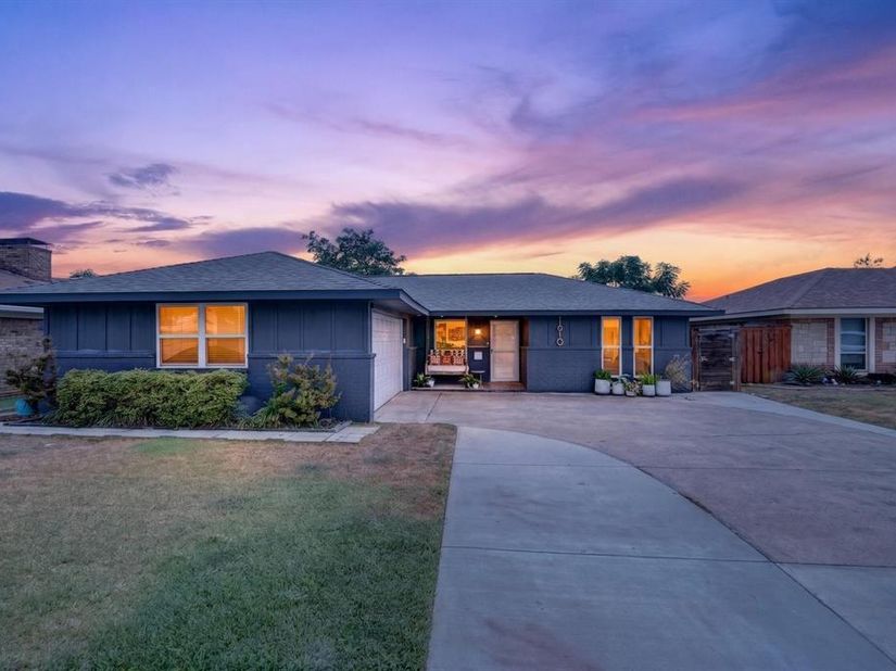 1610  Cecil Drive , Carrollton Texas 75006