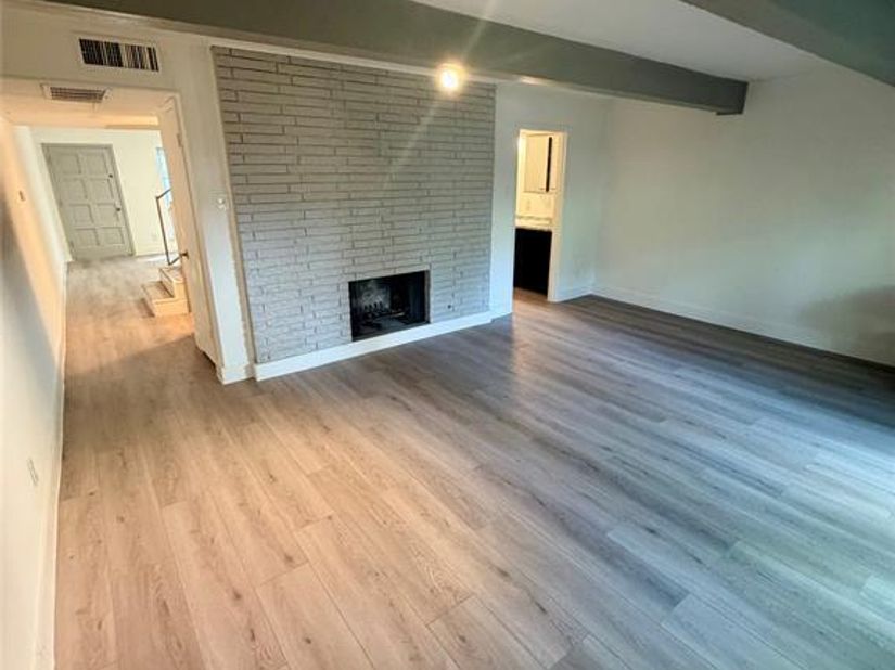 6620  Eastridge Drive  125, Dallas Texas 75231