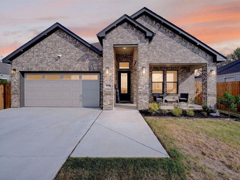 1930  Houston Street , Grand Prairie Texas 75050