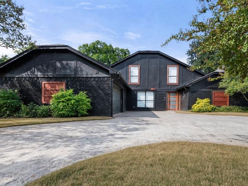 1108  San Juan Court , Arlington Texas 76012