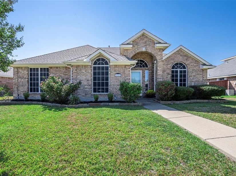 10201  Evergreen Drive , Rowlett Texas 75089