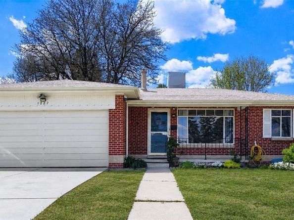 1227 S Harlan Street, Lakewood CO 80232