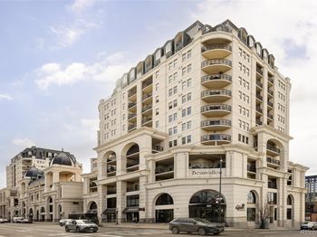 975 N Lincoln Street