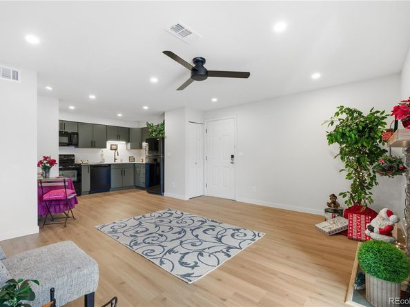 2575 S Syracuse Way 205, Denver CO 80231