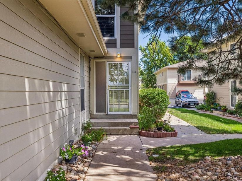 1250 S Monaco Street Parkway 111, Denver CO 80224