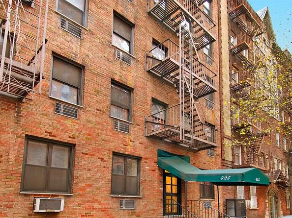 425 West 24th Street 4E, New York NY 10011