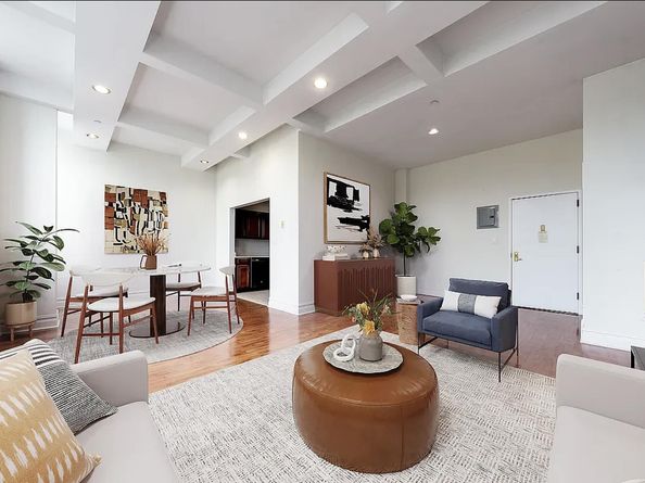 45-02 Ditmars Boulevard 405, Queens NY 11105