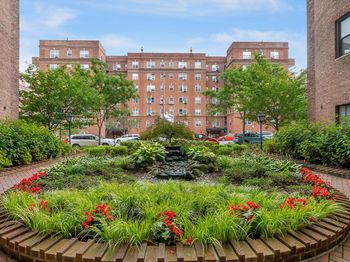 69-10 Yellowstone Boulevard