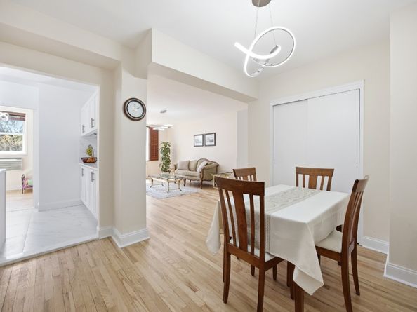 46-01 39th Avenue 314, Queens NY 11104