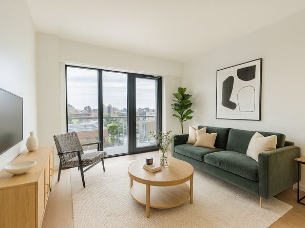 30-05 Vernon Boulevard 6E, Queens NY 11102