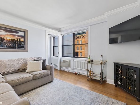 330 3rd Avenue 10B, New York NY 10010