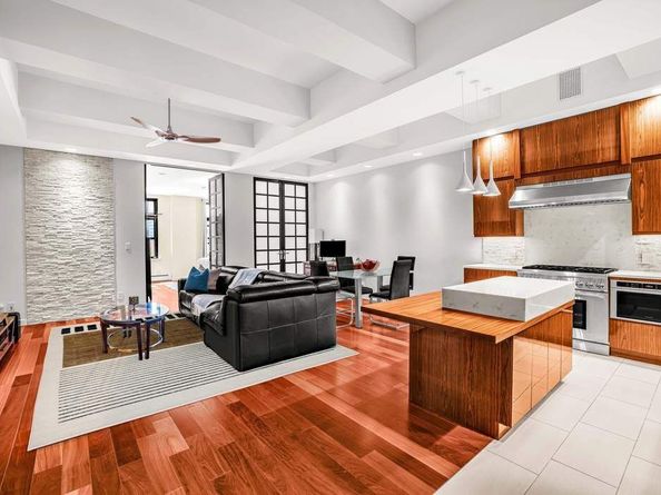 529 West 42nd Street 5R, New York NY 10036