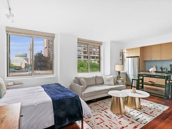 206 East 95th Street 4D, New York NY 10128