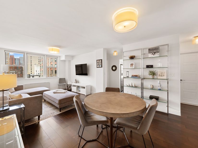 201 East 36th Street 17D, New York NY 10016
