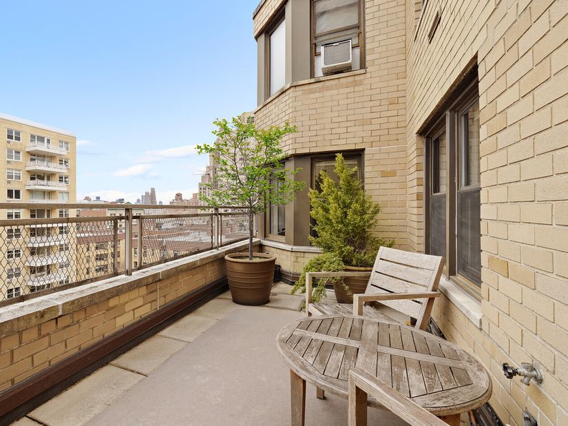 55 East 9th Street 10G, New York NY 10003