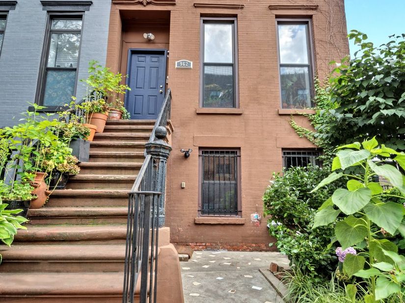 962 Gates Avenue, Brooklyn NY 11221
