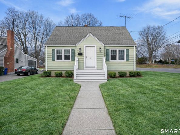 8 Raleigh Road, Bridgeport CT 06606