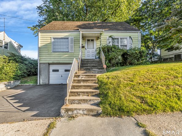 339 Goldenrod Avenue, Bridgeport CT 06606