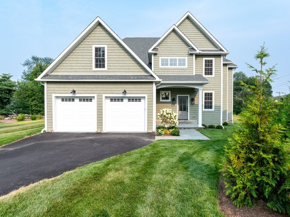 6 Walnut Ridge Court, Stamford CT 06905