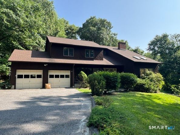 63 N Mountain Road, Brookfield CT 06804