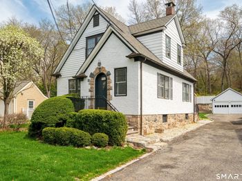 83 Hoyt Street
