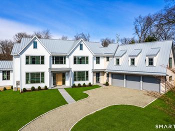 8 Loretta Court
