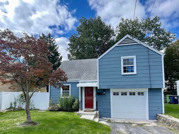 167 Hollow Tree Ridge Road, Darien CT 06820