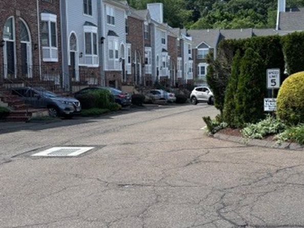 2612 North Avenue E9, Bridgeport CT 06604