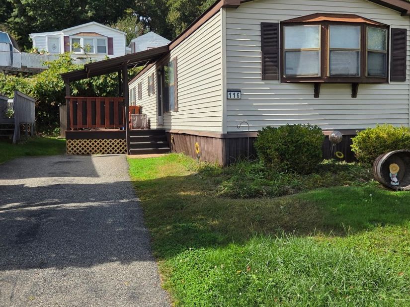 116 Woodland Park, Shelton CT 06484