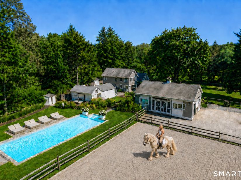 160 Cedar Road, Fairfield CT 06890