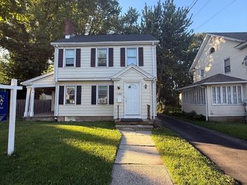 704 W Taft Avenue