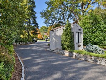 25 Pine Ridge Road