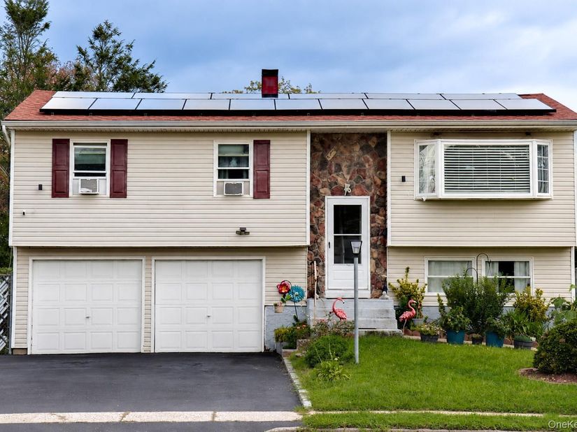 37 Island Avenue, Brentwood NY 11717