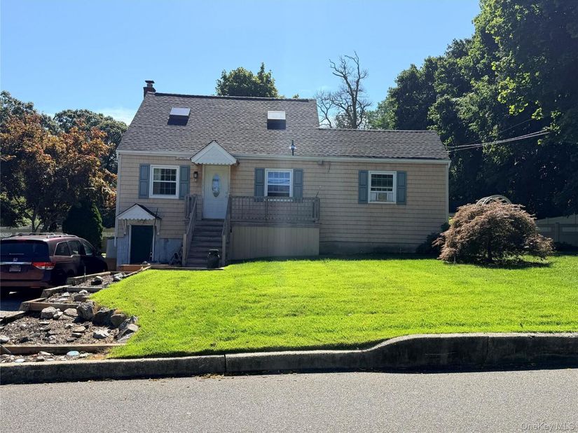 67 Rosewood Road, Kings Park NY 11754
