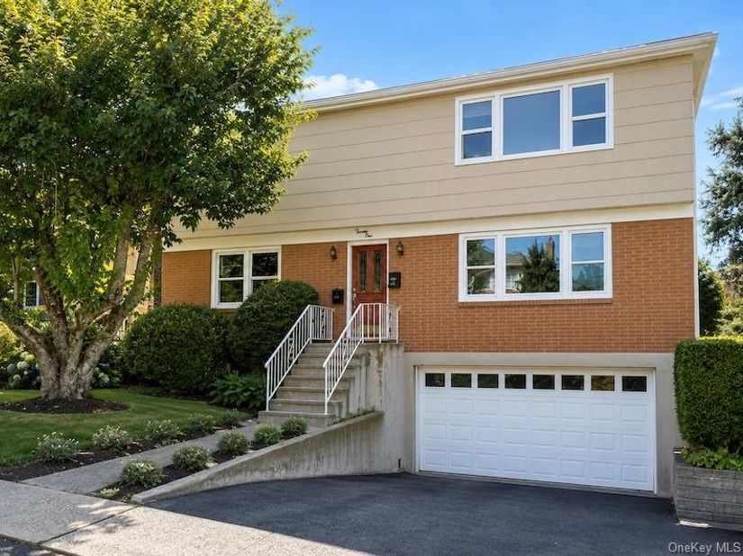 221 Park Avenue E, West Harrison NY 10604