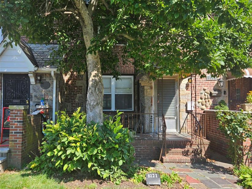 8121 77th Avenue, Glendale NY 11385