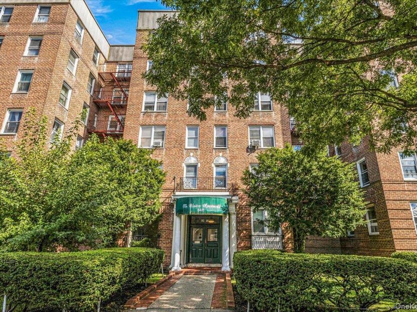 84-55 Daniels Street 2K, Briarwood NY 11435