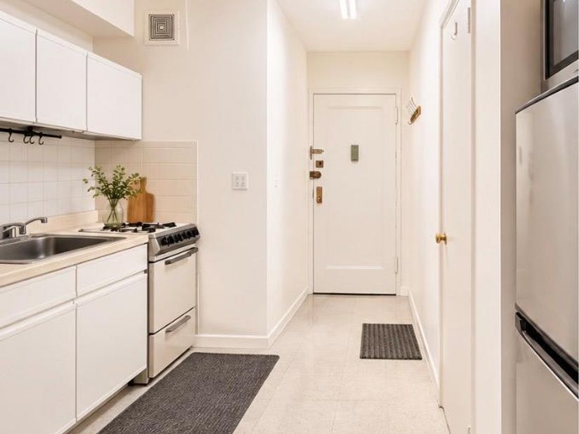 14445 Sanford Avenue 6, Flushing NY 11355