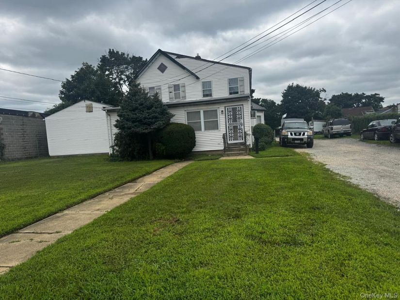 443 Babylon, Roosevelt NY 11520