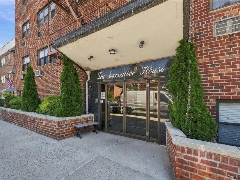4200 Herkimer Place 3B, Bronx NY 10470