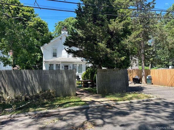 55 9th Avenue, Huntington Station NY 11746