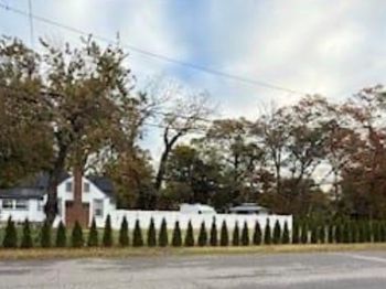 21 Locust Avenue