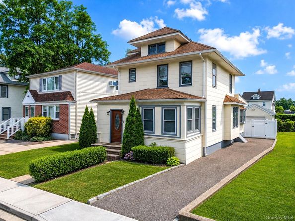 22 Devine Street, Lynbrook NY 11563