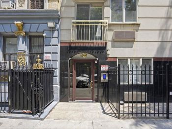 23 E 128th Street
