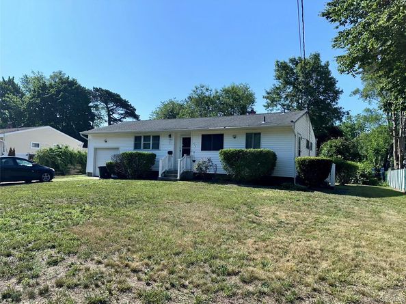 617 Freeman Avenue, Brentwood NY 11717