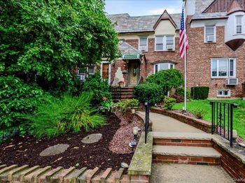 390 Cochran Place