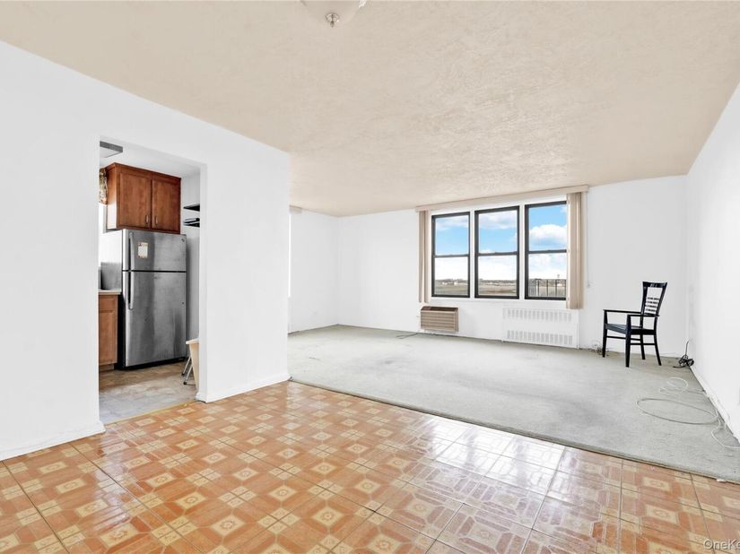 108-05 Astoria Boulevard 6A, East Elmhurst NY 11369
