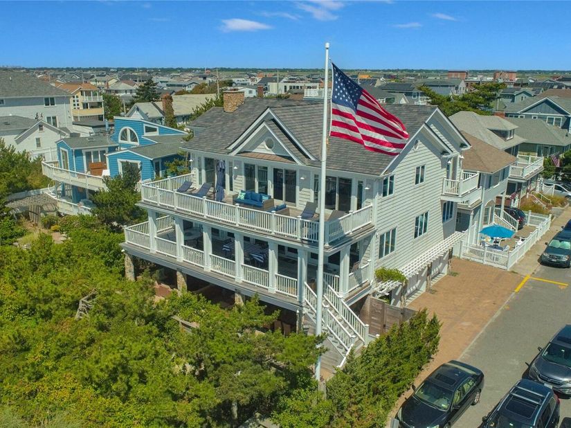 879 Oceanfront, Long Beach NY 11561