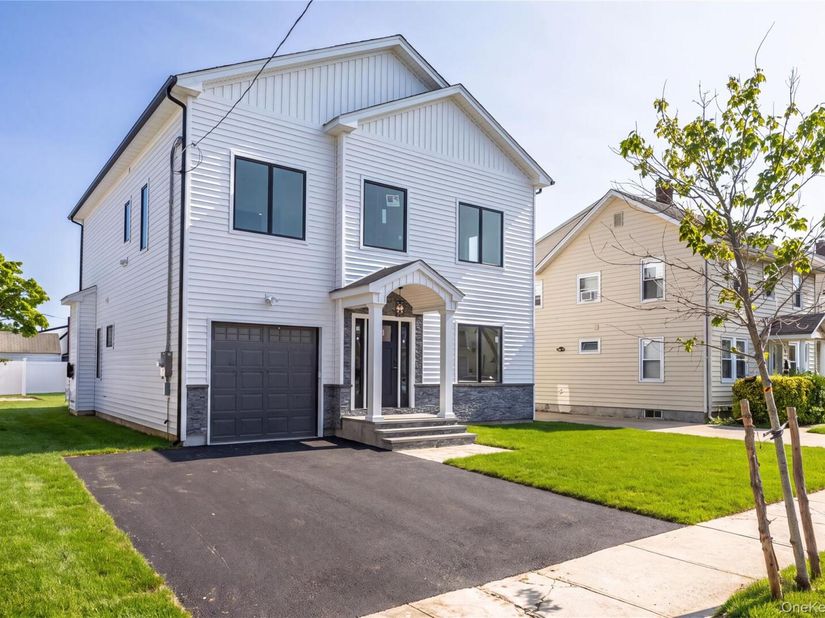 43 Westbury Avenue, Mineola NY 11501