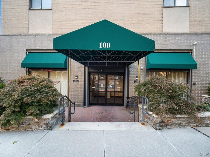 100 E Hartsdale Avenue 6LW, Hartsdale NY 10530